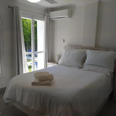 Lovely 5-bed 10 Minutes From Puerto Banus Villa